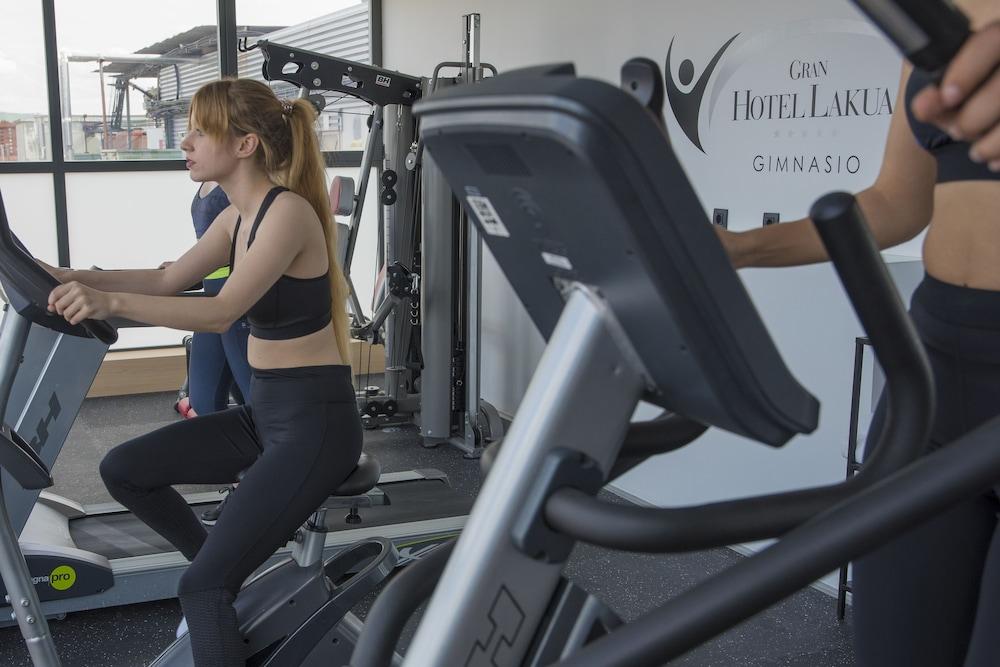 Gran Hotel Lakua 비토리아개스테즈 외부 사진 Elliptical cross trainer