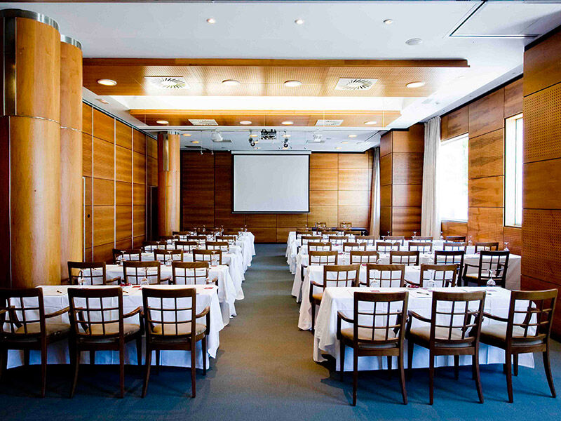 Gran Hotel Lakua 비토리아개스테즈 외부 사진 The conference room